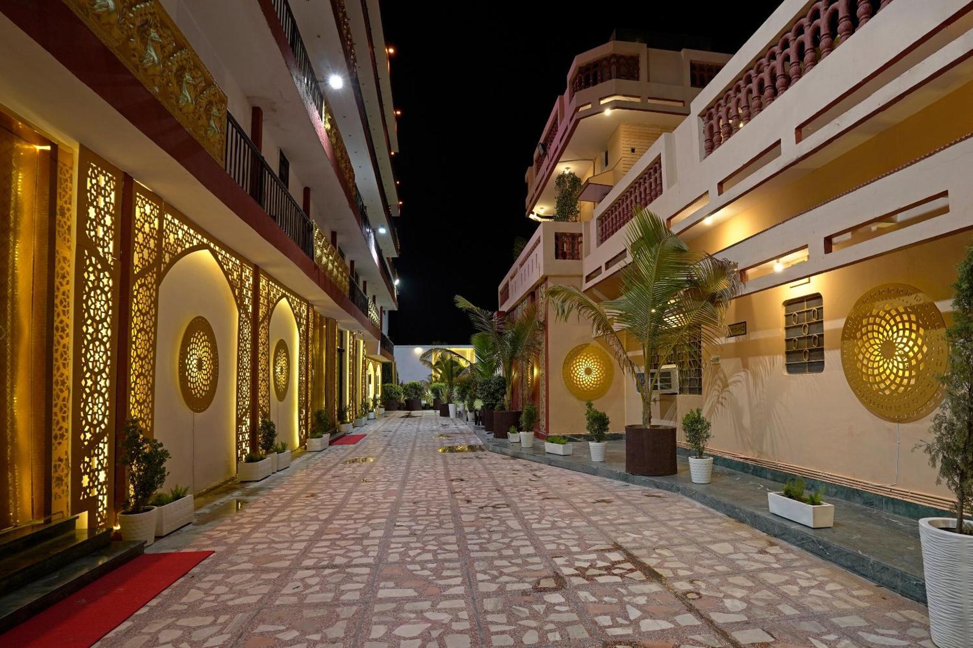 Spot On Nanki Palace Ajmer Buitenkant foto